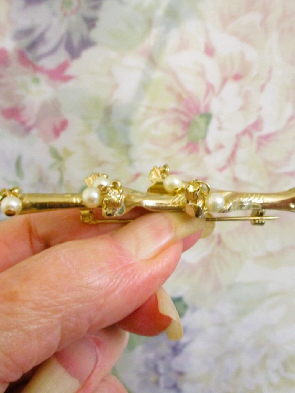 VINTAGE Gold Plate Branch Brooch: Faux Pearl Rhinestone Dangle Jewelry - Picture 7 of 15